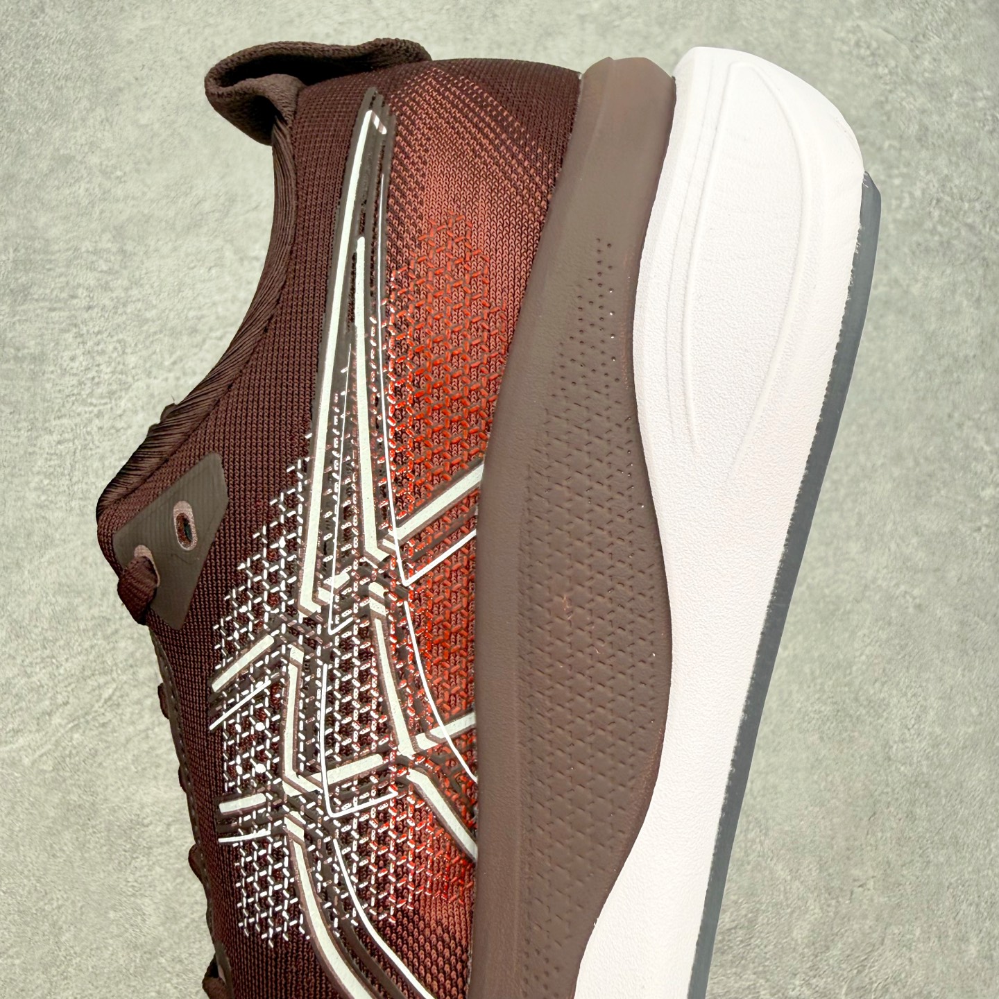 ASICS GEL-KAYANO 33 舒适贴合透气支撑回弹跑步鞋 ASICS（亚瑟士）是日本实业家鬼冢