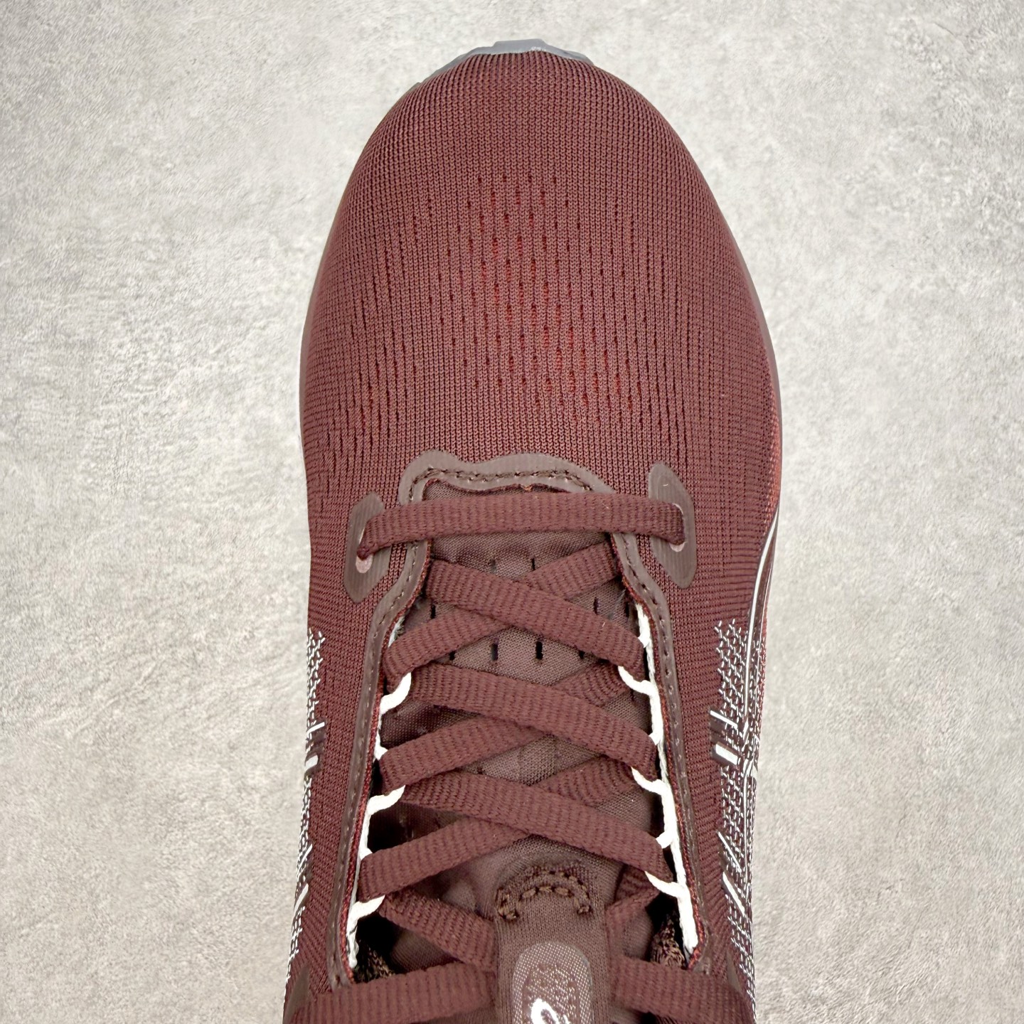 ASICS GEL-KAYANO 33 舒适贴合透气支撑回弹跑步鞋 ASICS（亚瑟士）是日本实业家鬼冢