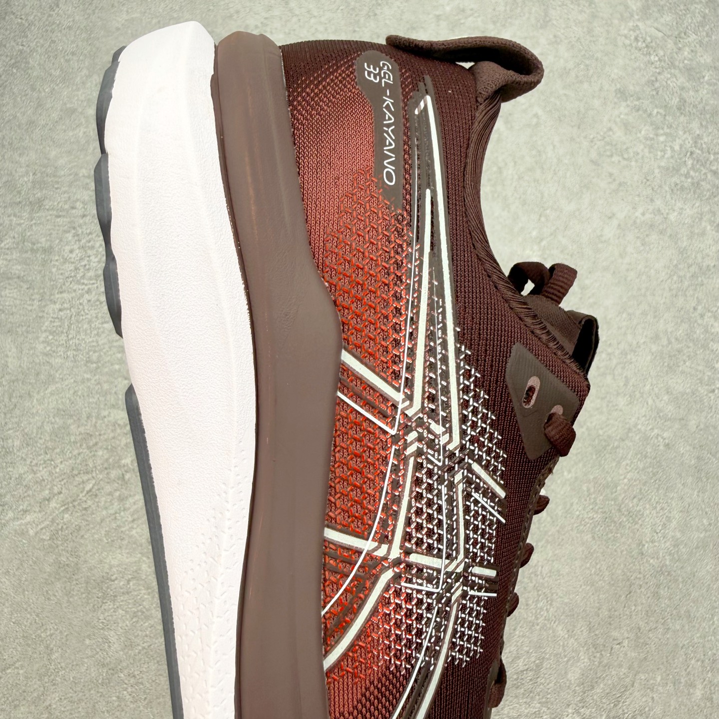 ASICS GEL-KAYANO 33 舒适贴合透气支撑回弹跑步鞋 ASICS（亚瑟士）是日本实业家鬼冢