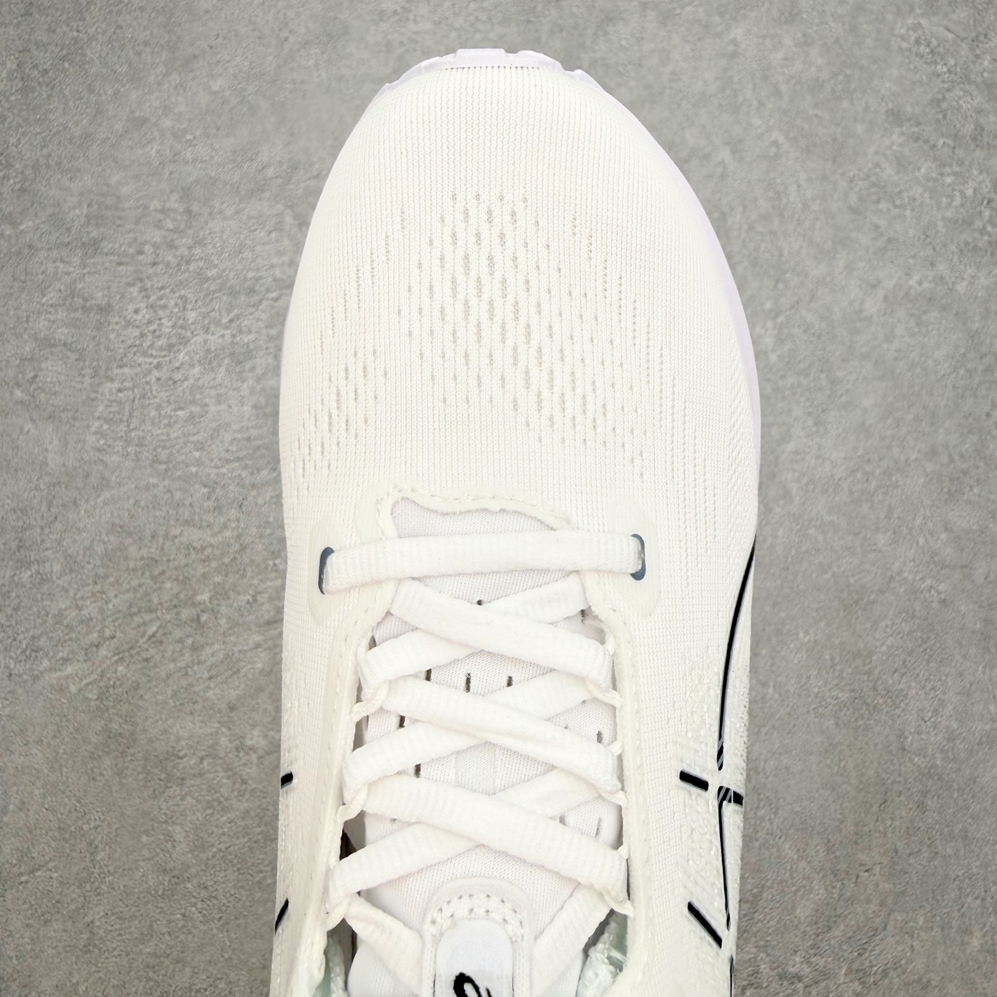 ASICS GEL-KAYANO 33 舒适贴合透气支撑回弹跑步鞋 ASICS（亚瑟士）是日本实业家鬼冢
