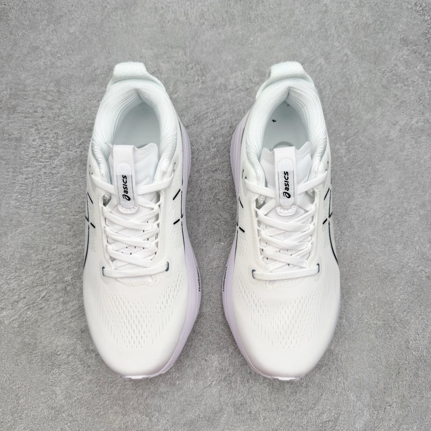ASICS GEL-KAYANO 33 舒适贴合透气支撑回弹跑步鞋 ASICS（亚瑟士）是日本实业家鬼冢