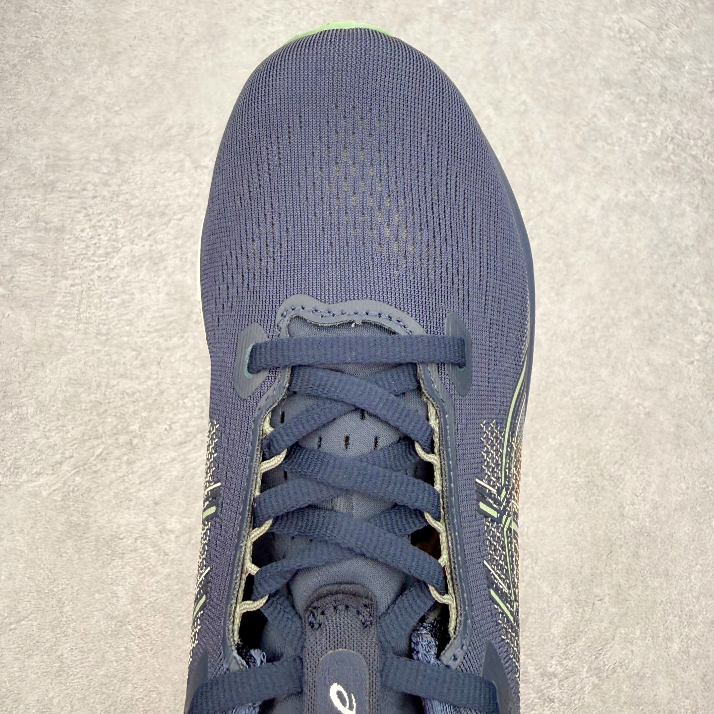 ASICS GEL-KAYANO 33 舒适贴合透气支撑回弹跑步鞋 ASICS（亚瑟士）是日本实业家鬼冢
