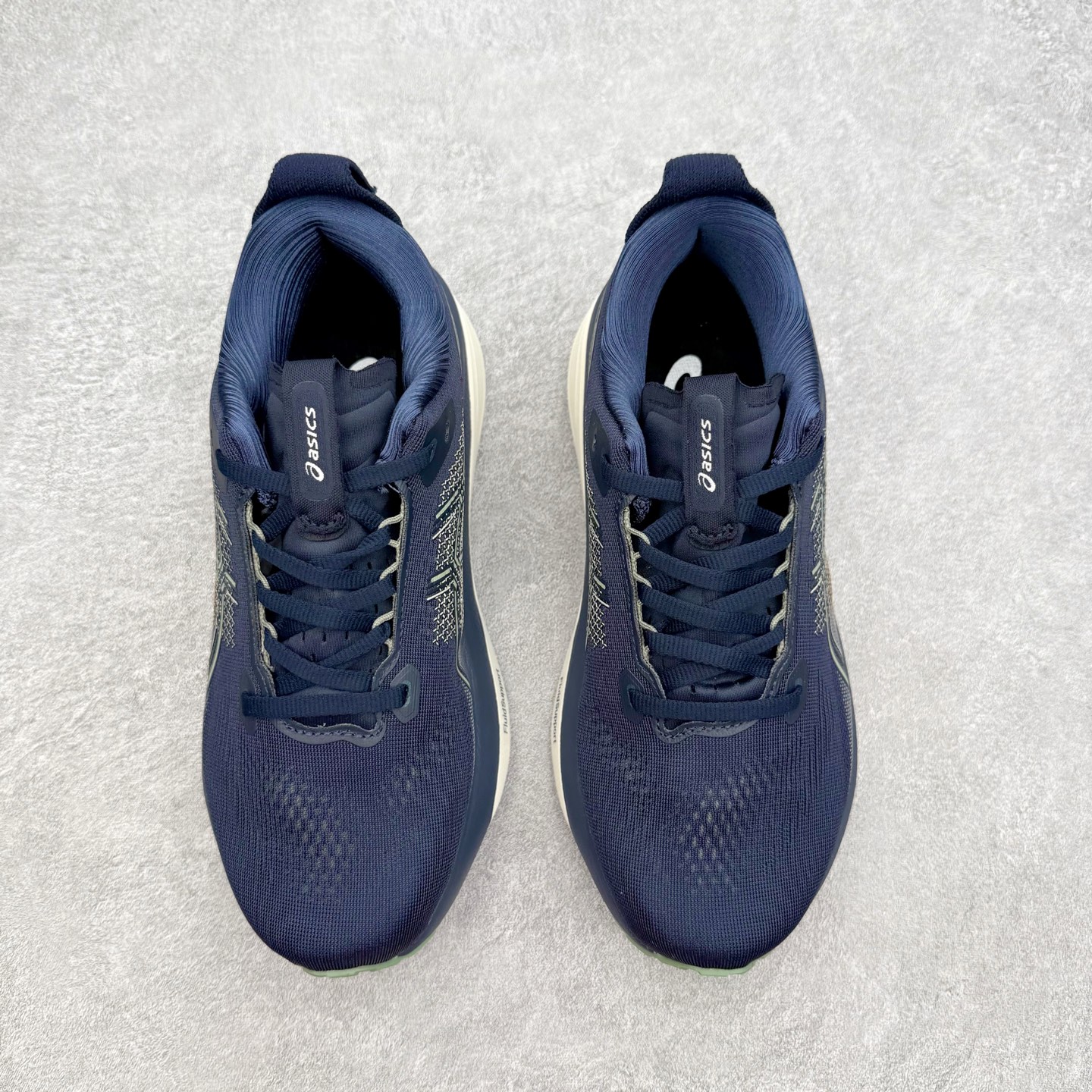 ASICS GEL-KAYANO 33 舒适贴合透气支撑回弹跑步鞋 ASICS（亚瑟士）是日本实业家鬼冢