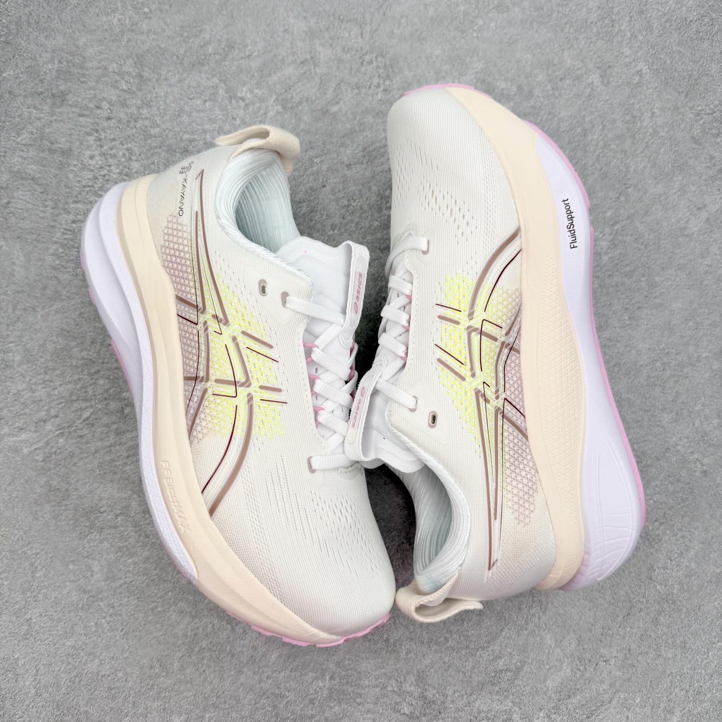 ASICS GEL-KAYANO 33 舒适贴合透气支撑回弹跑步鞋 ASICS（亚瑟士）是日本实业家鬼冢