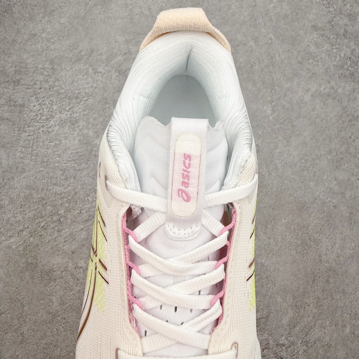 ASICS GEL-KAYANO 33 舒适贴合透气支撑回弹跑步鞋 ASICS（亚瑟士）是日本实业家鬼冢