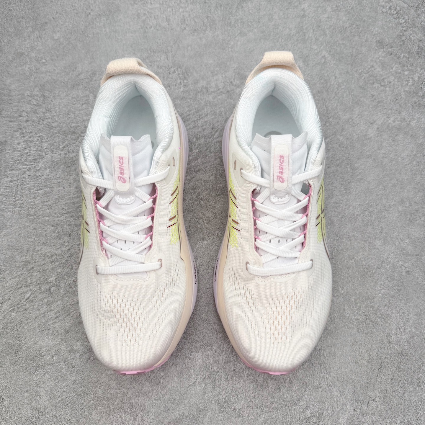 ASICS GEL-KAYANO 33 舒适贴合透气支撑回弹跑步鞋 ASICS（亚瑟士）是日本实业家鬼冢
