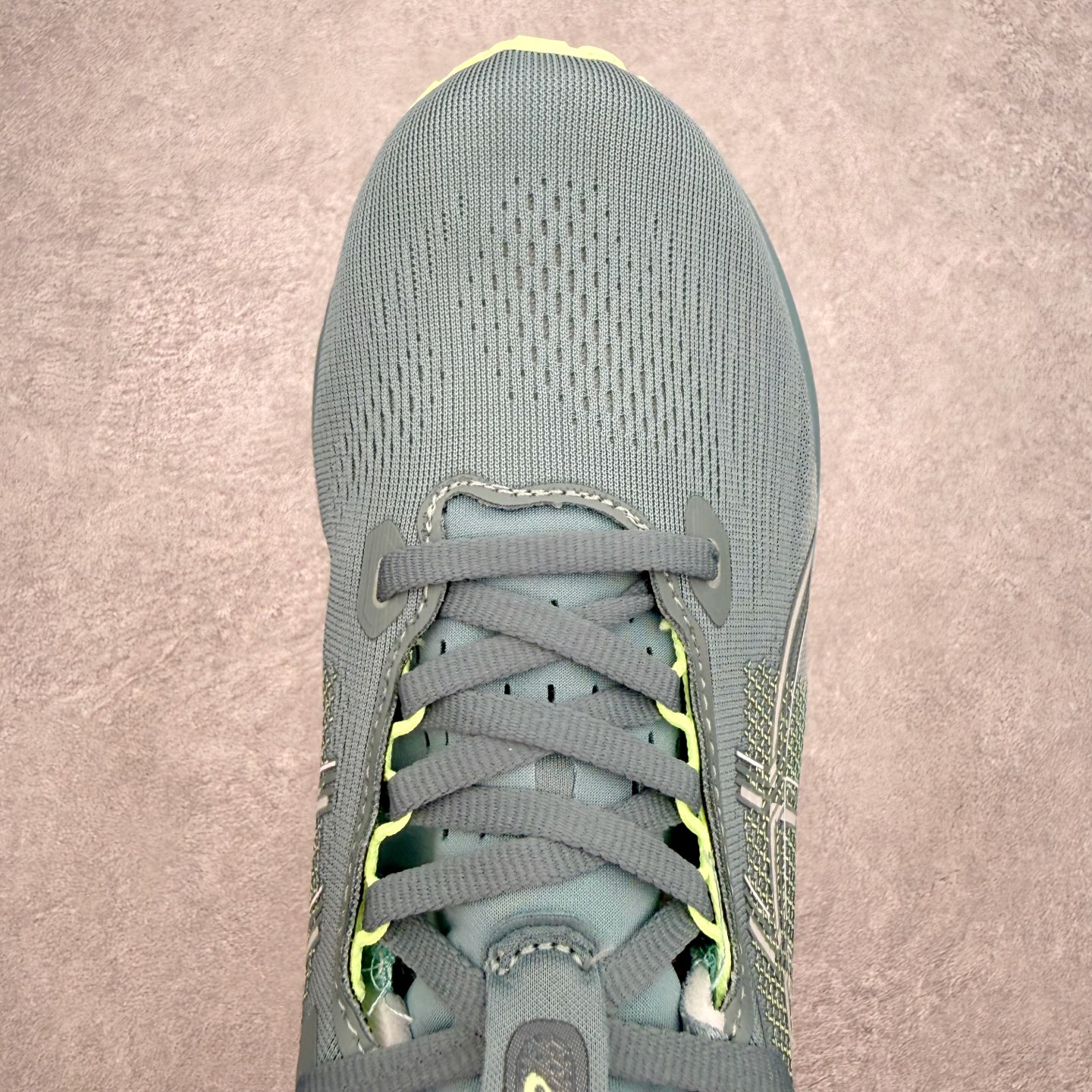 ASICS GEL-KAYANO 33 舒适贴合透气支撑回弹跑步鞋 ASICS（亚瑟士）是日本实业家鬼冢