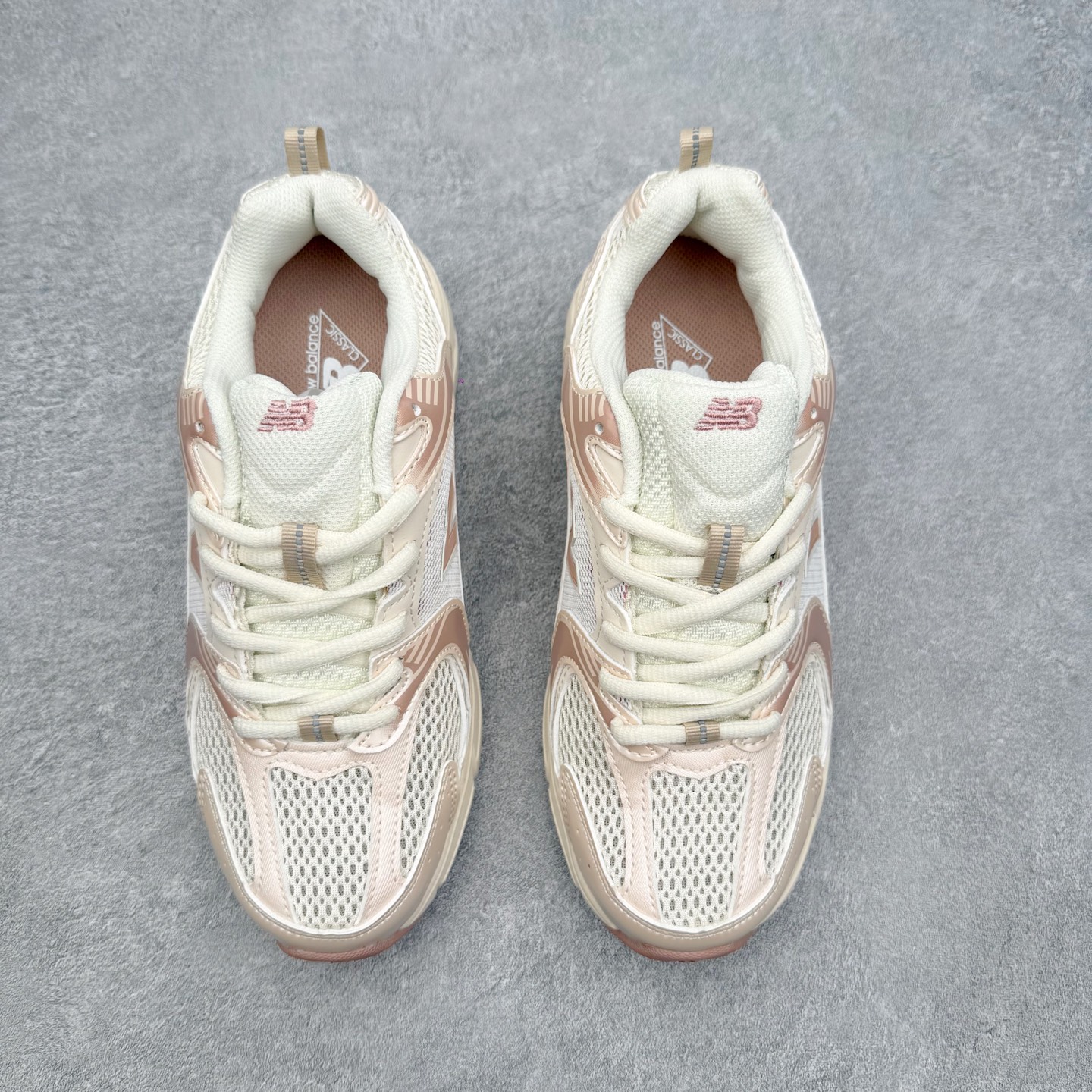 New Balance NB530 新百伦复古透气跑步鞋 抛弃过往以皮革为主的人气轮廓 以极具复古风范的