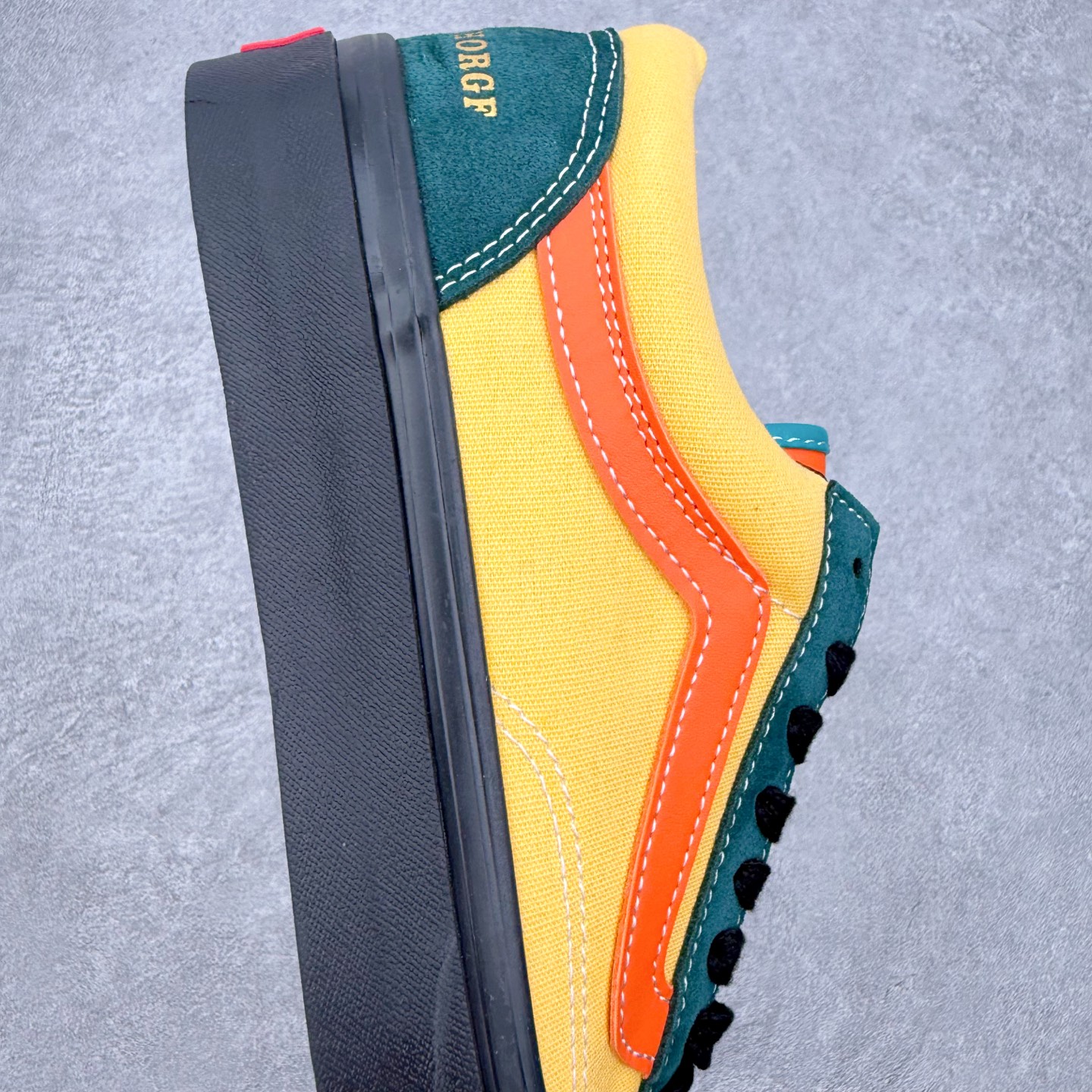 Vans × Julian Klincewicz OTW Old Skool 36舒适贴合休闲硫化板鞋 