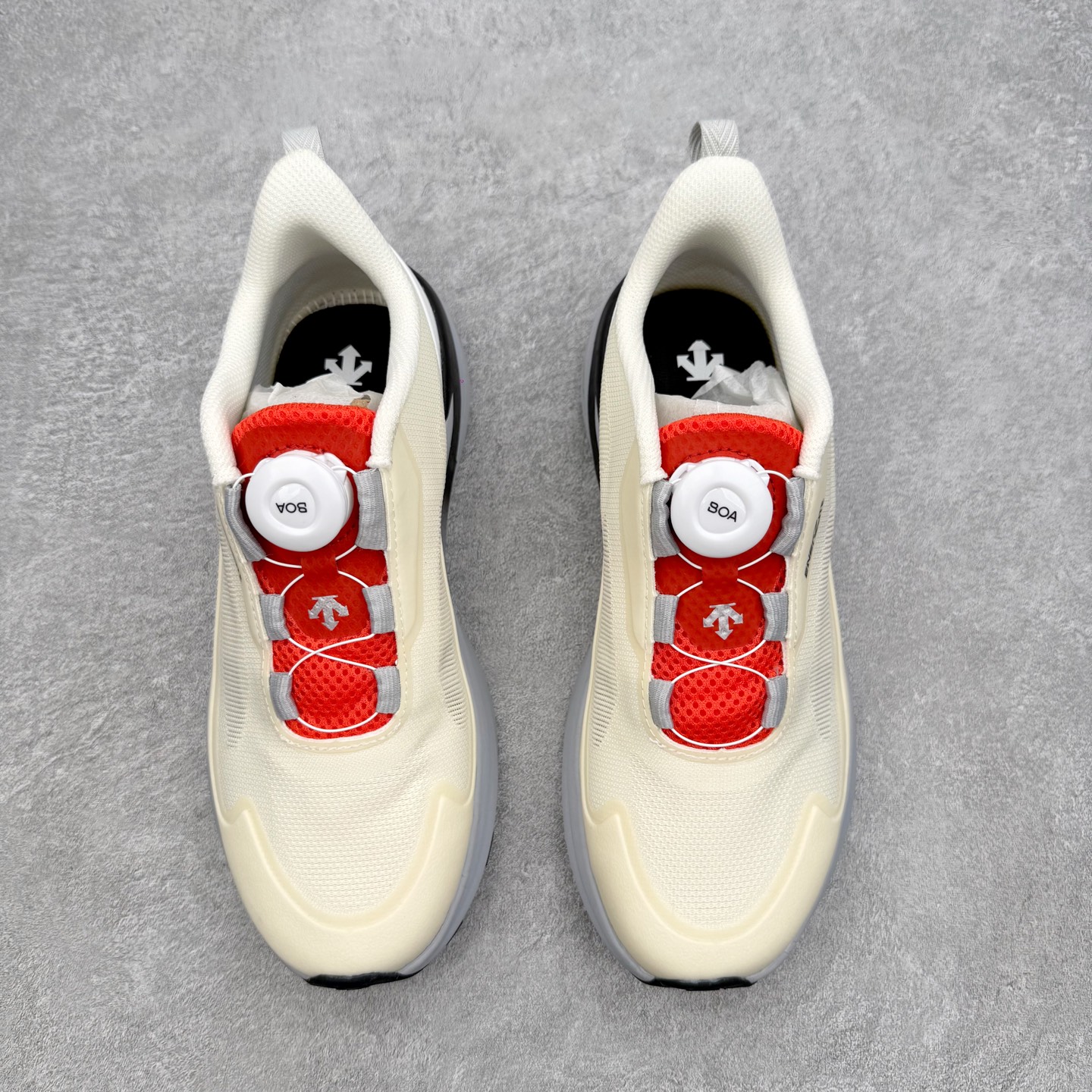 迪桑特DESCENTE RUNNING系列 LAVITATE 3.0 AIR WIRE 缓震舒适 BOA