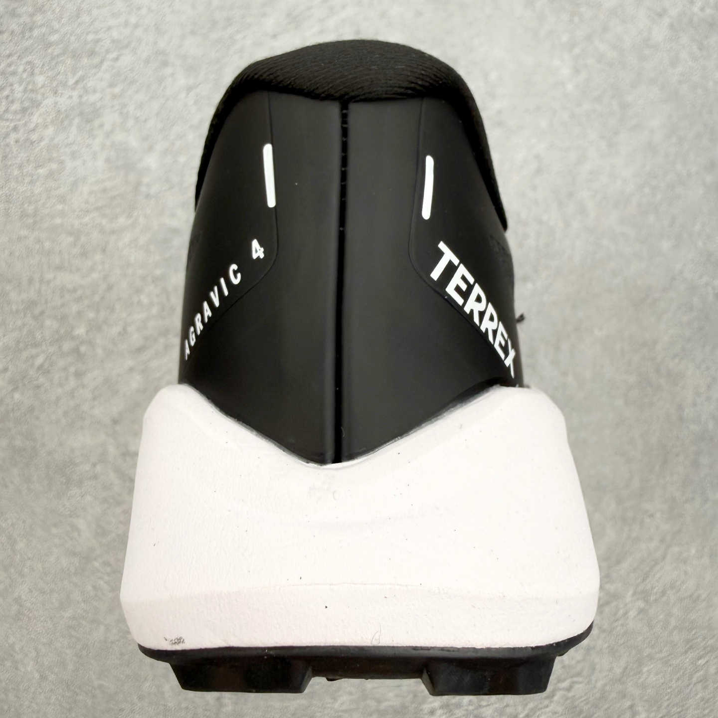 AD Terrex Agravic speed ultra 2 舒适耐用跑步鞋 运动休闲跑鞋 采用较薄的