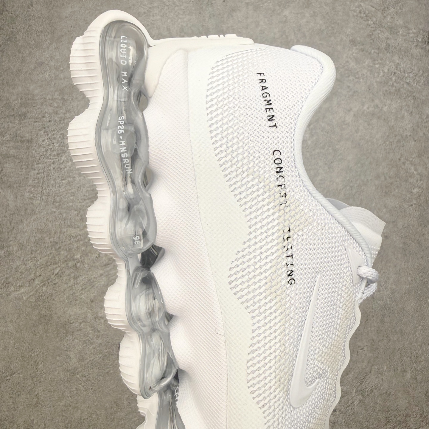 NK AIR LIQUID MAX 2026S 毒箭蛙新款气垫跑步鞋 Liquid Max 传承四十年 