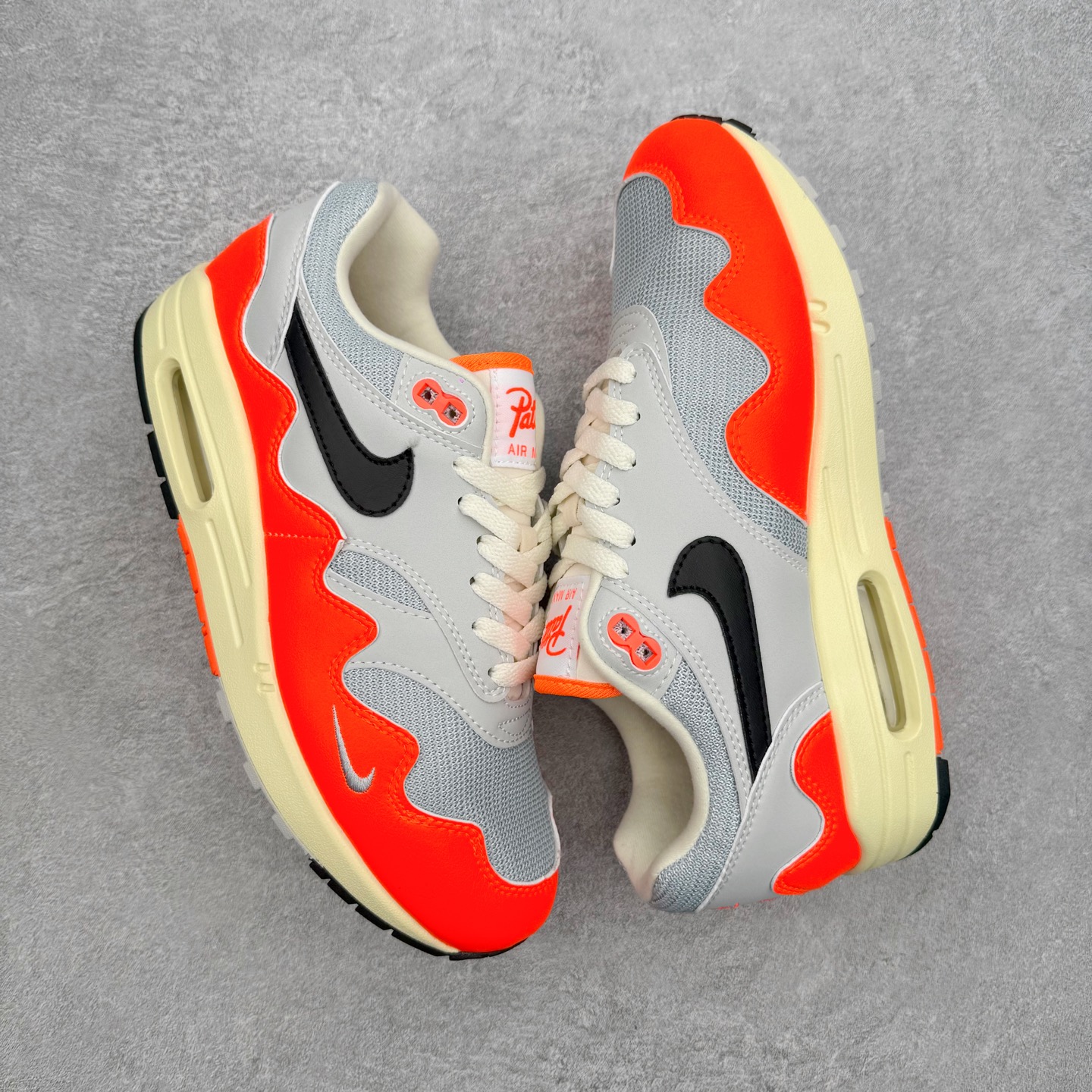 NK Air Max 1 初代复古气垫慢跑鞋 II7055-800 由Tinker Hatfeld和Ma