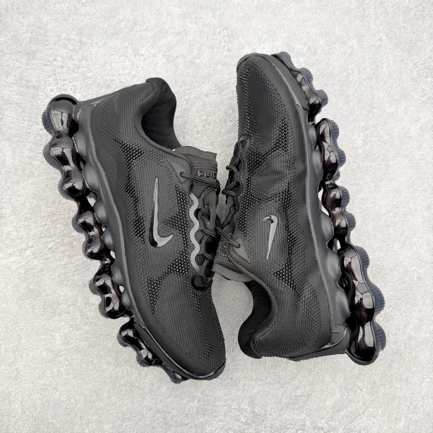 NK AIR LIQUID MAX 2026S 毒箭蛙新款气垫跑步鞋 Liquid Max 传承四十年 