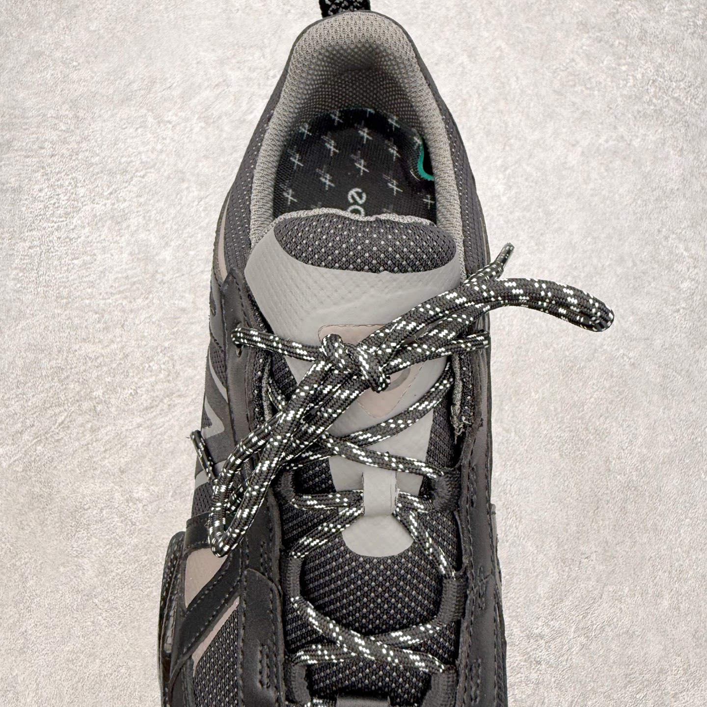 ECCo爱步 Biom C Trail 时尚简约牛皮减震耐磨低帮休闲跑步鞋 ECCO以三大核心特征为依托
