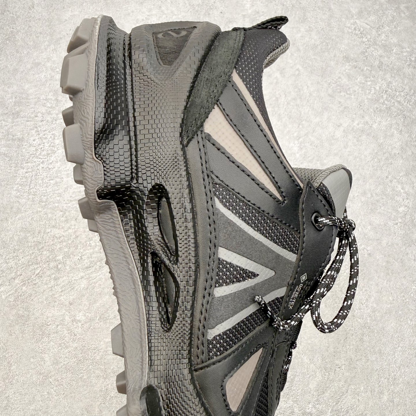 ECCo爱步 Biom C Trail 时尚简约牛皮减震耐磨低帮休闲跑步鞋 ECCO以三大核心特征为依托