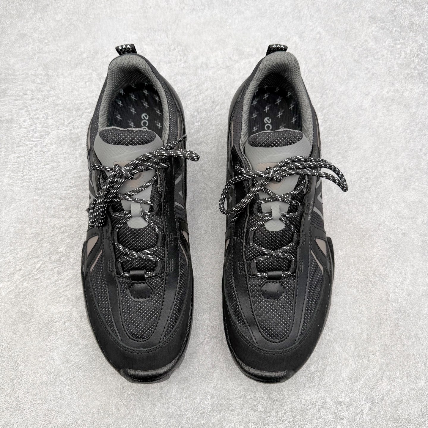 ECCo爱步 Biom C Trail 时尚简约牛皮减震耐磨低帮休闲跑步鞋 ECCO以三大核心特征为依托
