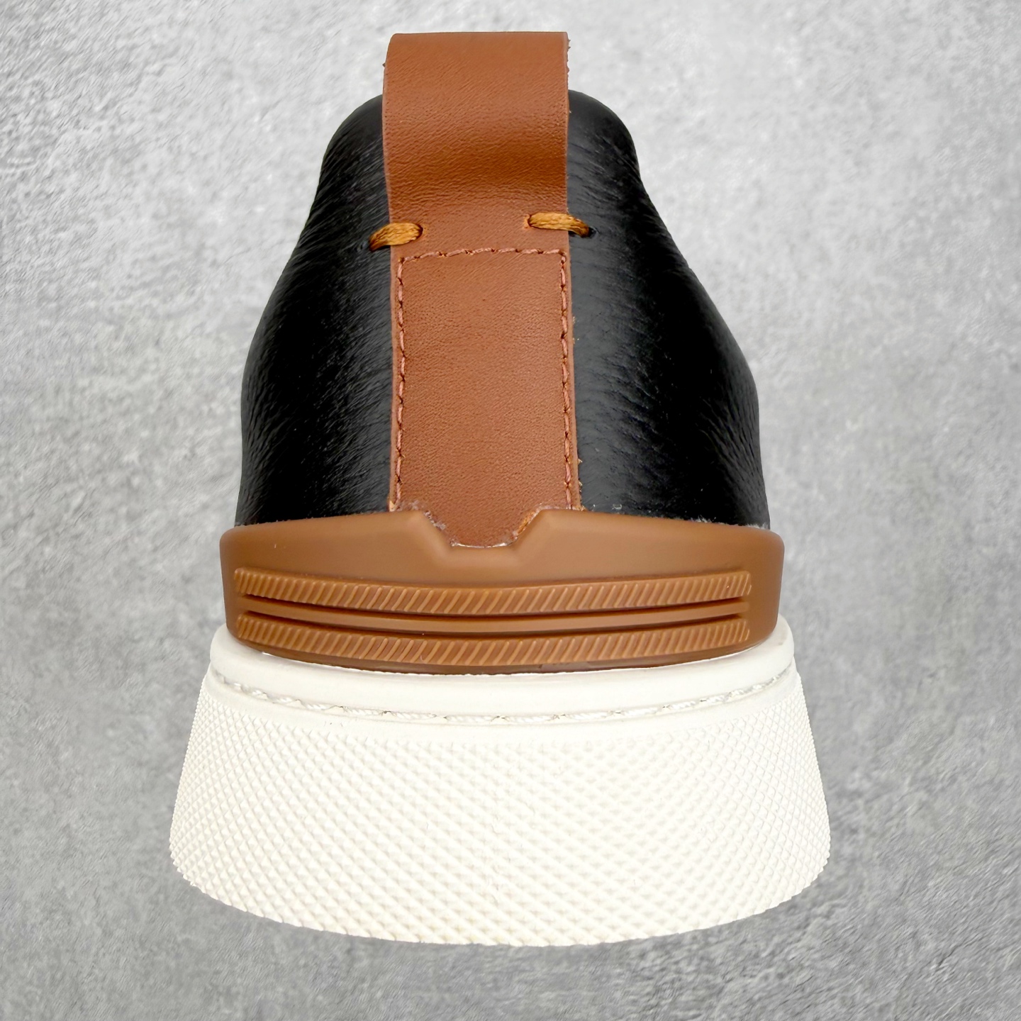 ＃零售版 Zegna Triple Stitch 杰尼亚皮革 圆头平底 低帮低帮运动鞋 摔花纹牛皮制成，