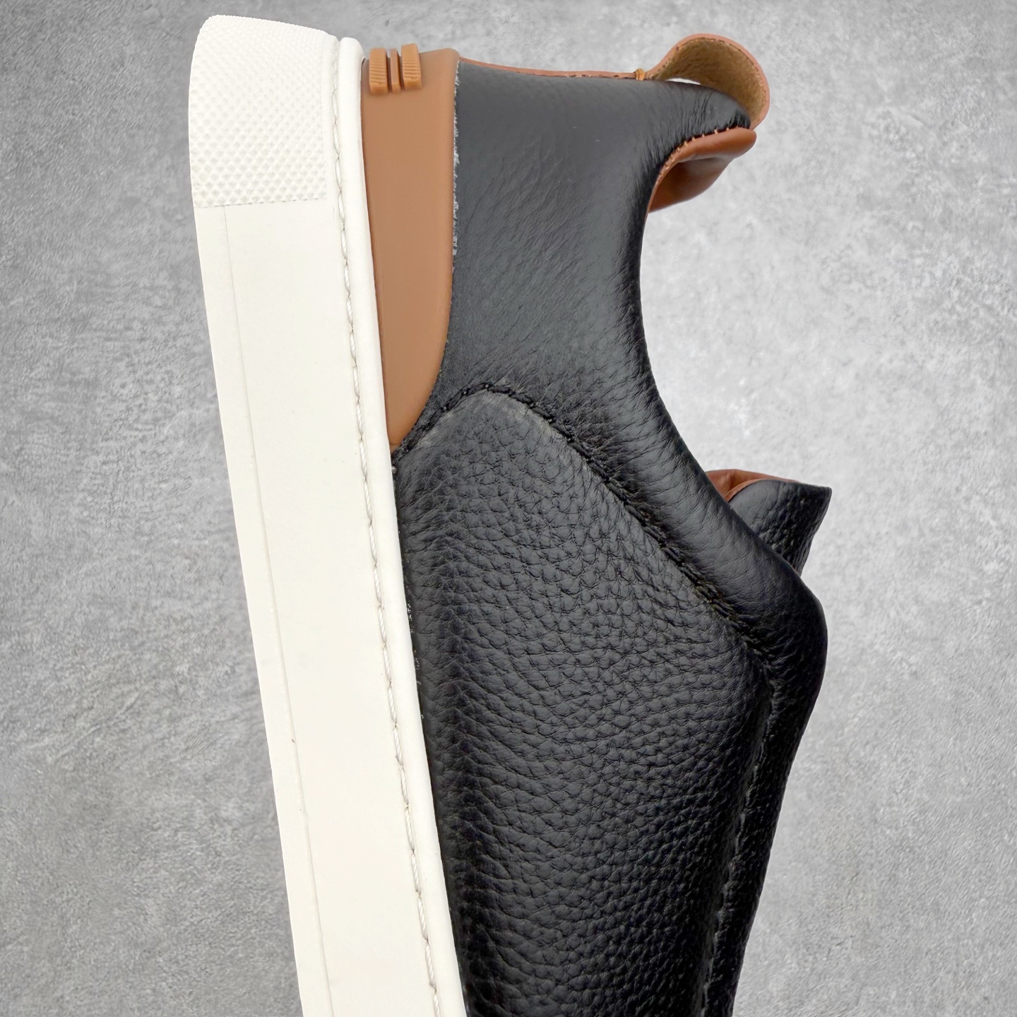 ＃零售版 Zegna Triple Stitch 杰尼亚皮革 圆头平底 低帮低帮运动鞋 摔花纹牛皮制成，