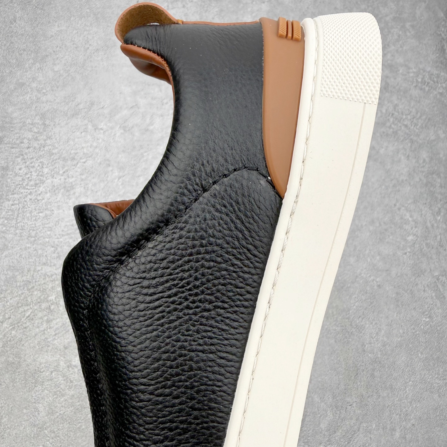＃零售版 Zegna Triple Stitch 杰尼亚皮革 圆头平底 低帮低帮运动鞋 摔花纹牛皮制成，