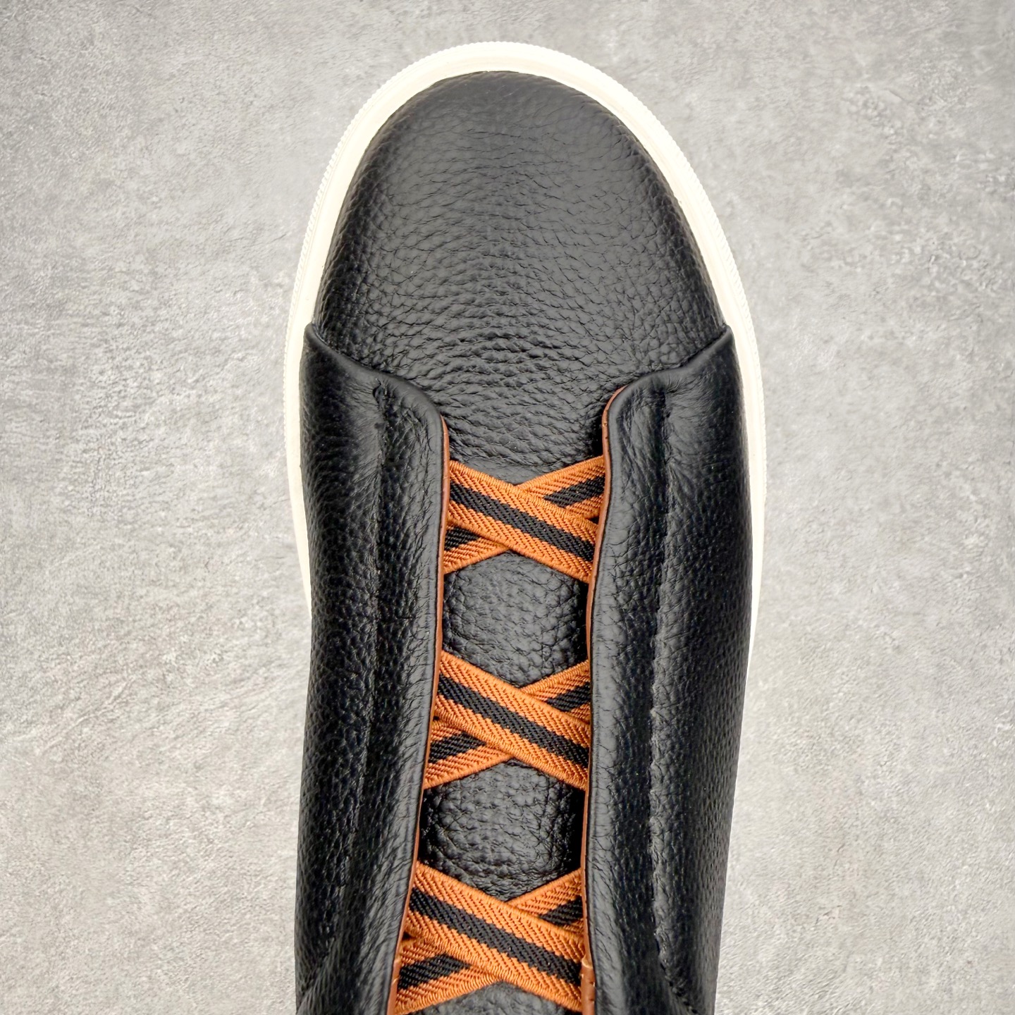 ＃零售版 Zegna Triple Stitch 杰尼亚皮革 圆头平底 低帮低帮运动鞋 摔花纹牛皮制成，