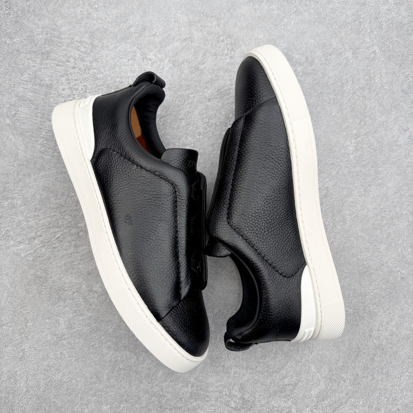＃零售版 Zegna Triple Stitch 杰尼亚皮革 圆头平底 低帮低帮运动鞋 摔花纹牛皮制成，