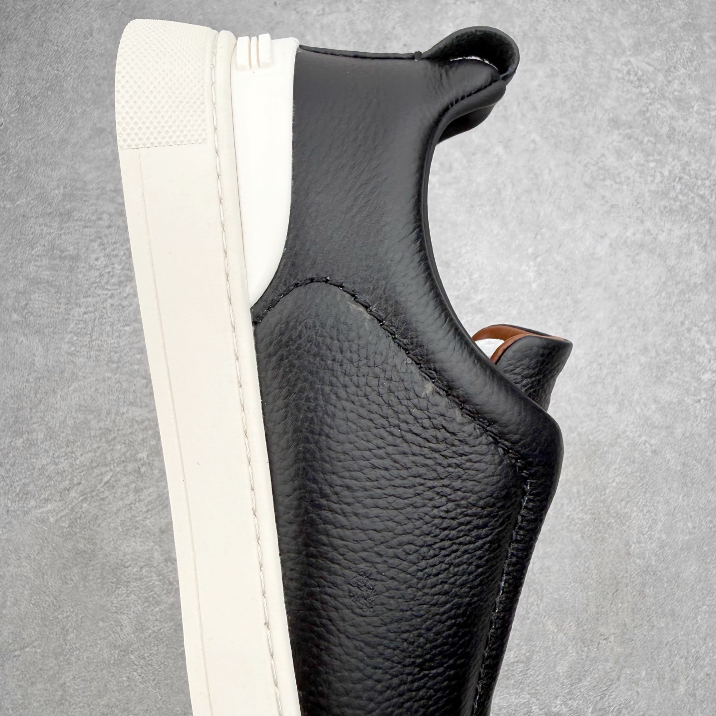 ＃零售版 Zegna Triple Stitch 杰尼亚皮革 圆头平底 低帮低帮运动鞋 摔花纹牛皮制成，