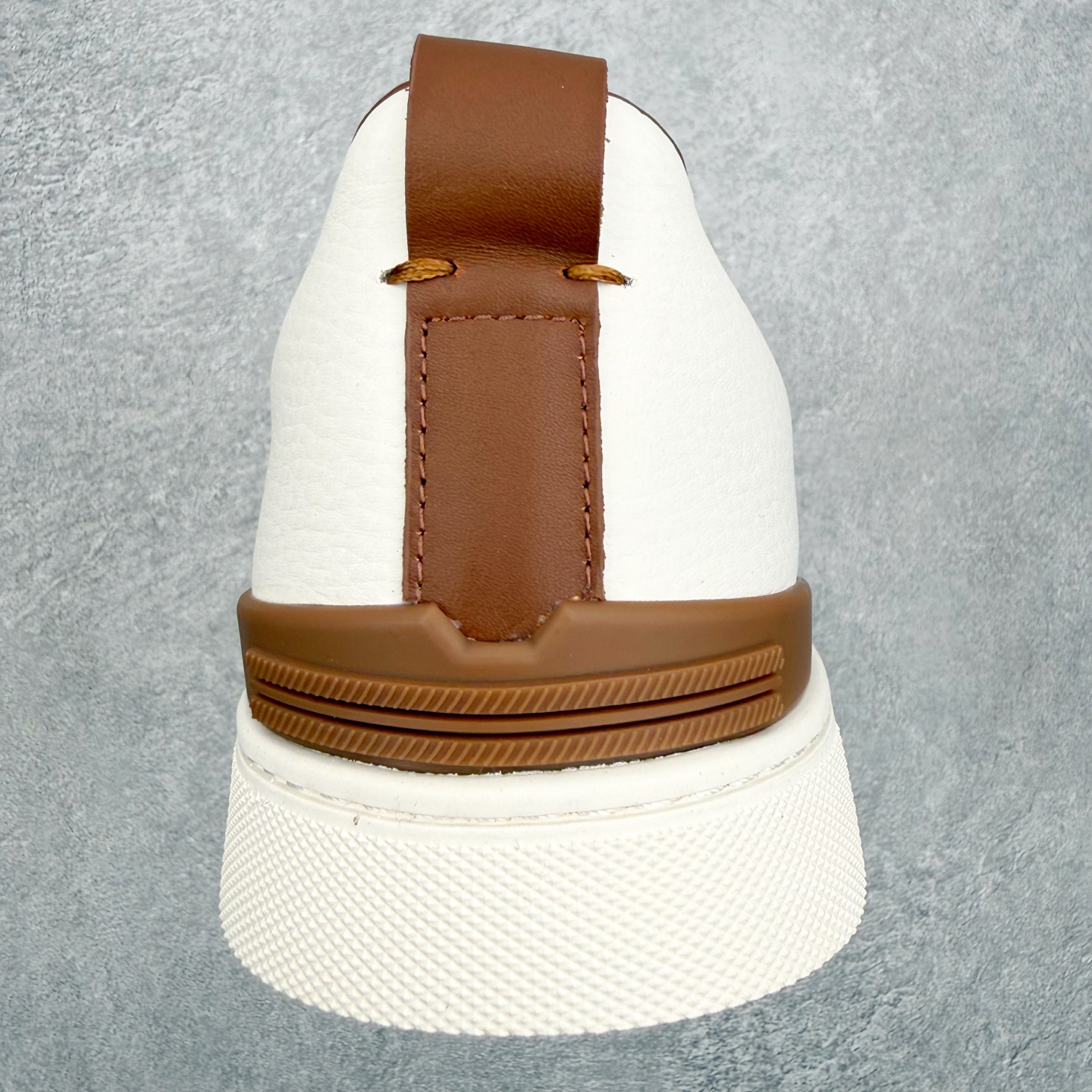 ＃零售版 Zegna Triple Stitch 杰尼亚皮革 圆头平底 低帮低帮运动鞋 摔花纹牛皮制成，