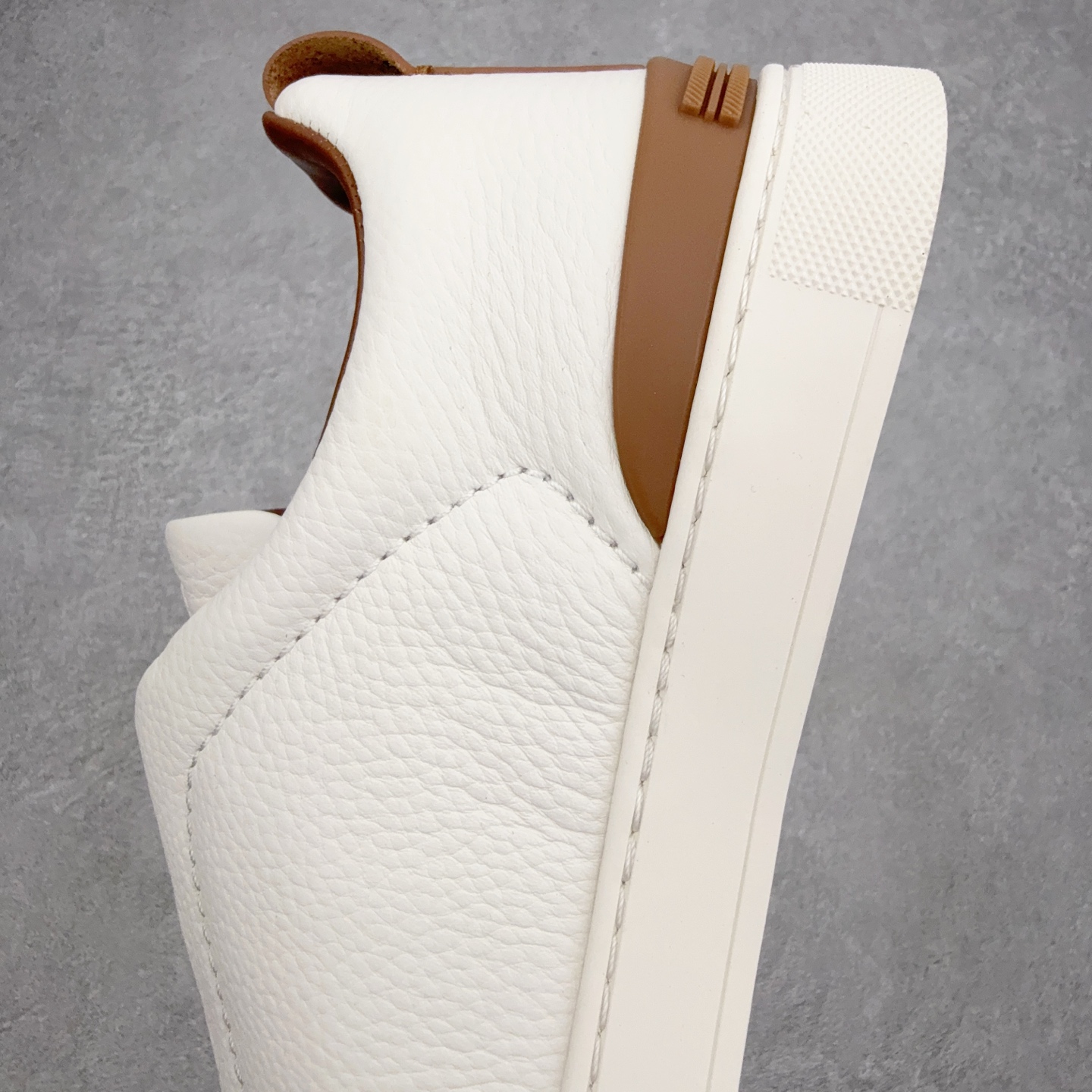 ＃零售版 Zegna Triple Stitch 杰尼亚皮革 圆头平底 低帮低帮运动鞋 摔花纹牛皮制成，