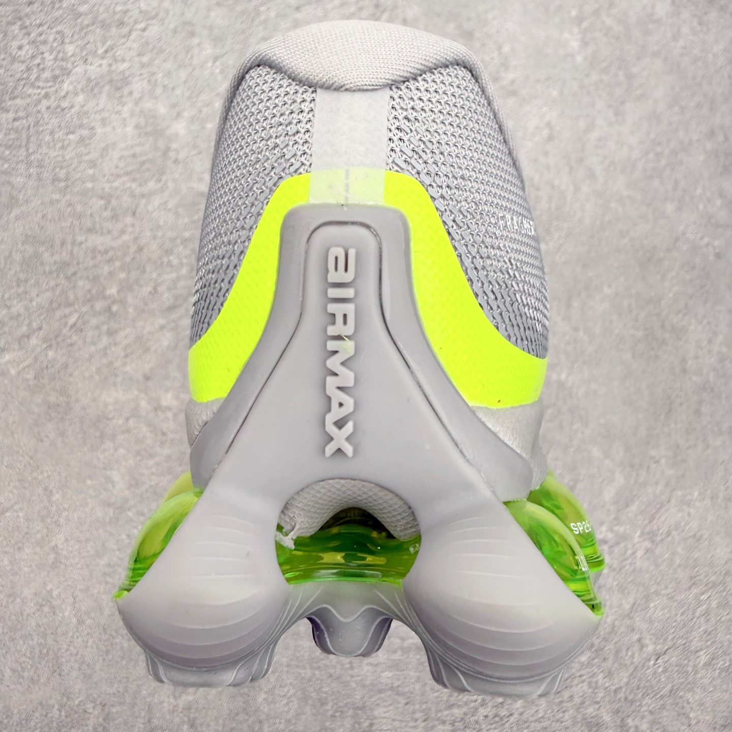 NK AIR LIQUID MAX 2026S 毒箭蛙新款气垫跑步鞋 Liquid Max 传承四十年 