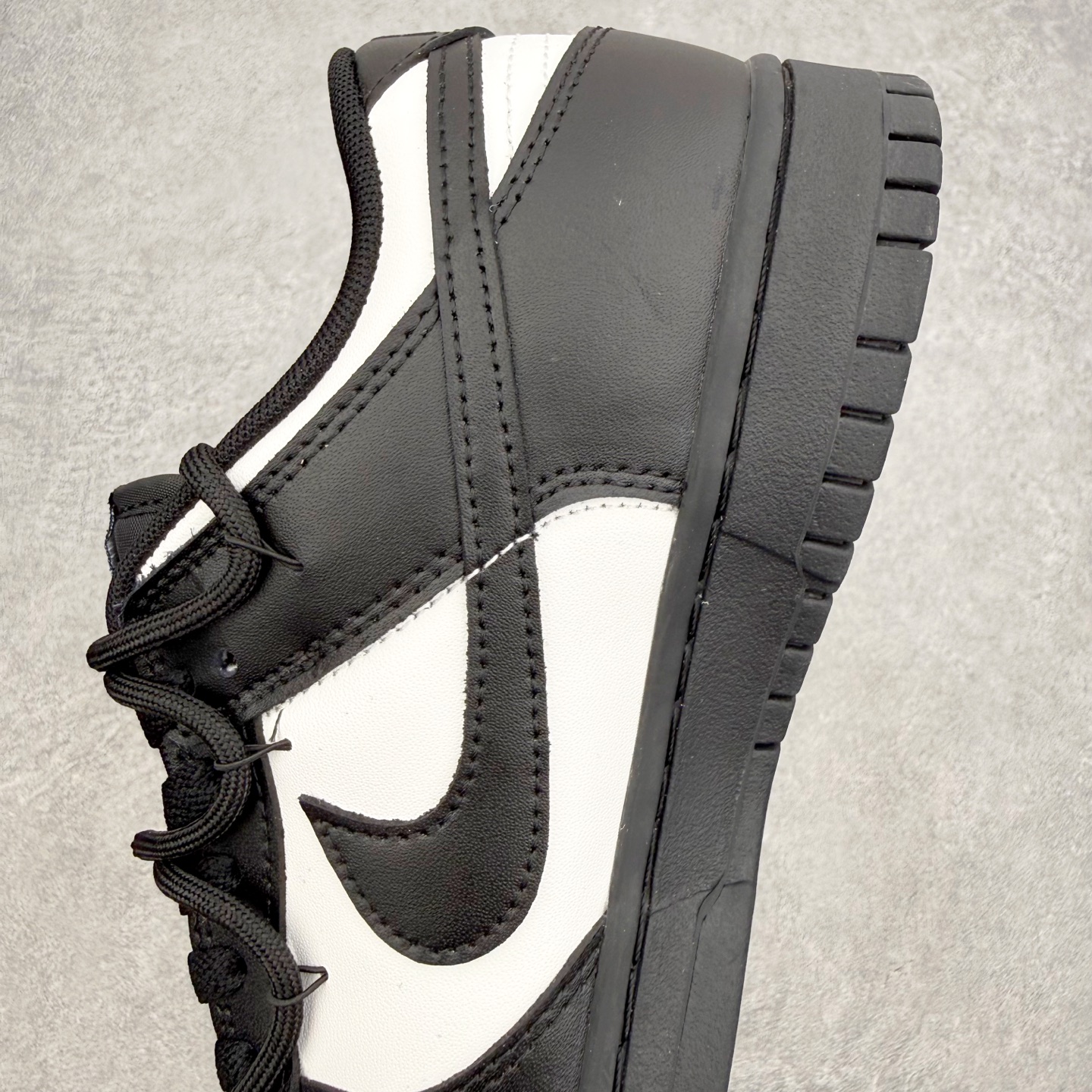 ＃YC纯原 NK Dunk Low 极简黑白 IO7606-010 经典的黑白，是永不过时的高级审美，既