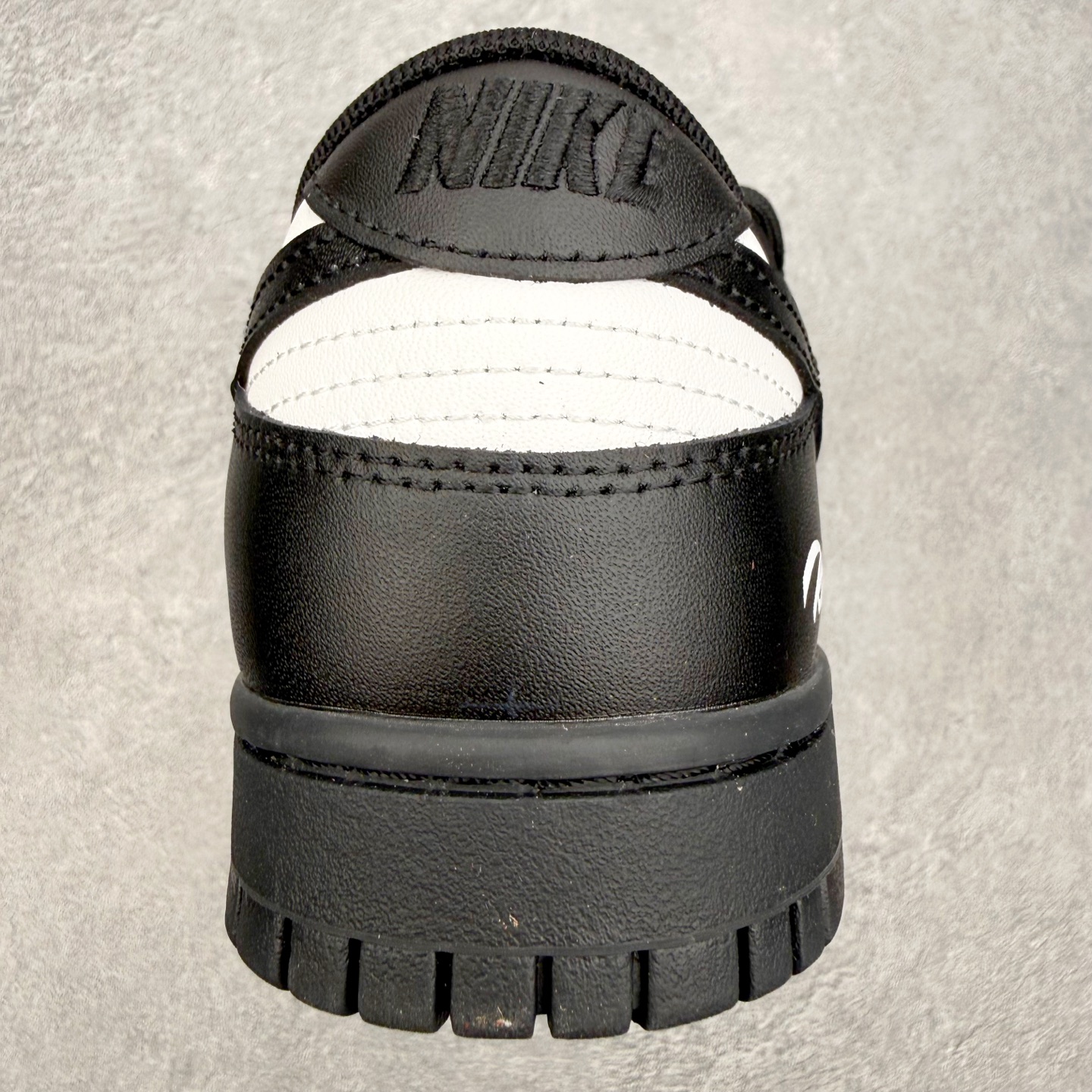 ＃YC纯原 NK Dunk Low 极简黑白 IO7606-010 经典的黑白，是永不过时的高级审美，既