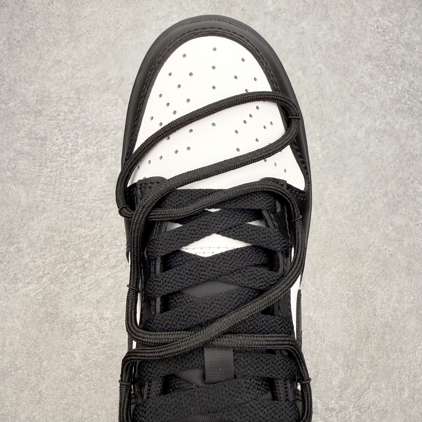 ＃YC纯原 NK Dunk Low 极简黑白 IO7606-010 经典的黑白，是永不过时的高级审美，既