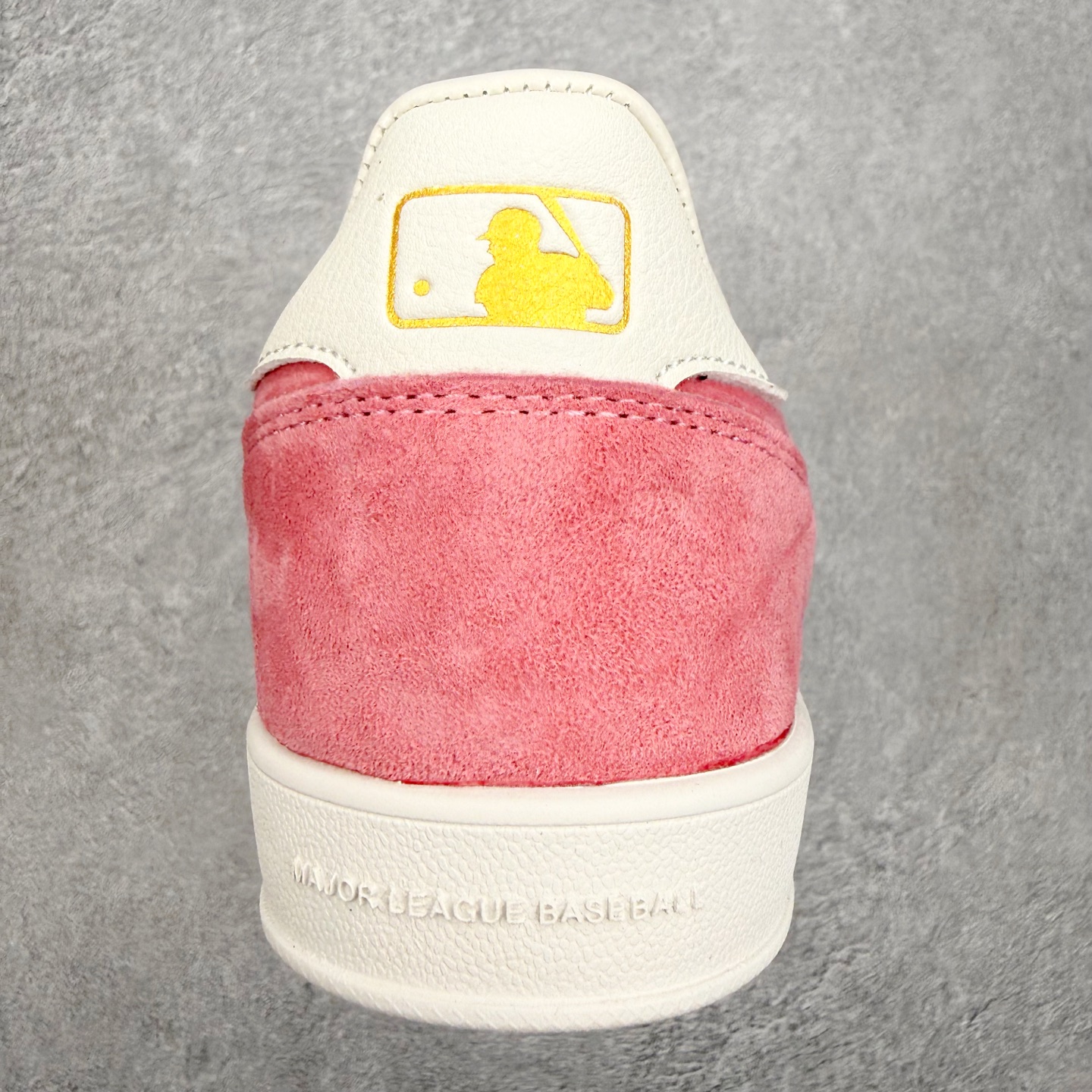 MLB 纽约洋基队 绒面革合成革 时尚复古 休闲舒适百搭 高级质感 气质个性 多巴胺薄底鞋 徳训鞋 轻便