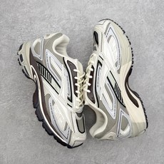 Reebok Premier Road Ultra 舒适 低帮跑步鞋 男女同款 从健身到街头,从不循规蹈 Reebok Premier Road Ultra 舒适 低帮跑步鞋 男女同款 从健身到街头,从不循规蹈