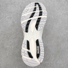 Reebok Premier Road Ultra 舒适 低帮跑步鞋 男女同款 从健身到街头,从不循规蹈 Reebok Premier Road Ultra 舒适 低帮跑步鞋 男女同款 从健身到街头,从不循规蹈
