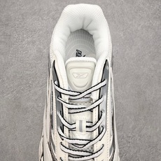Reebok Premier Road Ultra 舒适 低帮跑步鞋 男女同款 从健身到街头,从不循规蹈 Reebok Premier Road Ultra 舒适 低帮跑步鞋 男女同款 从健身到街头,从不循规蹈