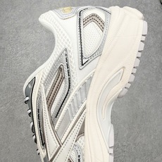 Reebok Premier Road Ultra 舒适 低帮跑步鞋 男女同款 从健身到街头,从不循规蹈 Reebok Premier Road Ultra 舒适 低帮跑步鞋 男女同款 从健身到街头,从不循规蹈