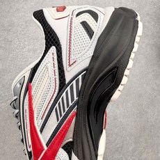 Reebok Premier Road Ultra 舒适 低帮跑步鞋 男女同款 从健身到街头,从不循规蹈 Reebok Premier Road Ultra 舒适 低帮跑步鞋 男女同款 从健身到街头,从不循规蹈