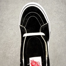 Vans Sk8-Low 黑白范斯复古休闲硫化帆布鞋鞋款以黑色麂皮拼接帆布鞋面打造整体鞋身 以SK8-L Vans Sk8-Low 黑白范斯复古休闲硫化帆布鞋鞋款以黑色麂皮拼接帆布鞋面打造整体鞋身 以SK8-L