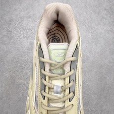 Reebok Premier Road Ultra 舒适 低帮跑步鞋 男女同款 从健身到街头,从不循规蹈 Reebok Premier Road Ultra 舒适 低帮跑步鞋 男女同款 从健身到街头,从不循规蹈