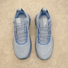 LOEWE x On Cloudtilt 昂跑罗意威联名 圆头系带生活休闲鞋 此运动品牌 开创于2010 LOEWE x On Cloudtilt 昂跑罗意威联名 圆头系带生活休闲鞋 此运动品牌 开创于2010