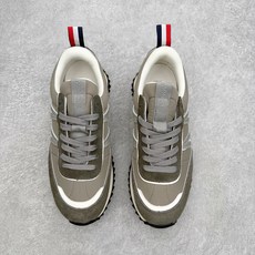 Moncler盟可睐 Pacey 麂皮圆头系带低帮生活休闲鞋 MONCLER(盟可睐)是一个以专业户外运 Moncler盟可睐 Pacey 麂皮圆头系带低帮生活休闲鞋 MONCLER(盟可睐)是一个以专业户外运