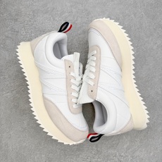 Moncler盟可睐 Pacey 麂皮圆头系带低帮生活休闲鞋 MONCLER(盟可睐)是一个以专业户外运 Moncler盟可睐 Pacey 麂皮圆头系带低帮生活休闲鞋 MONCLER(盟可睐)是一个以专业户外运