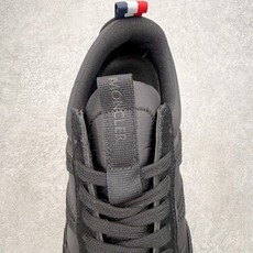 Moncler盟可睐 Pacey 麂皮圆头系带低帮生活休闲鞋 MONCLER(盟可睐)是一个以专业户外运 Moncler盟可睐 Pacey 麂皮圆头系带低帮生活休闲鞋 MONCLER(盟可睐)是一个以专业户外运