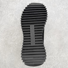 Moncler盟可睐 Pacey 麂皮圆头系带低帮生活休闲鞋 MONCLER(盟可睐)是一个以专业户外运 Moncler盟可睐 Pacey 麂皮圆头系带低帮生活休闲鞋 MONCLER(盟可睐)是一个以专业户外运