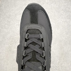 Moncler盟可睐 Pacey 麂皮圆头系带低帮生活休闲鞋 MONCLER(盟可睐)是一个以专业户外运 Moncler盟可睐 Pacey 麂皮圆头系带低帮生活休闲鞋 MONCLER(盟可睐)是一个以专业户外运
