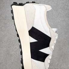 New Balance MS327 NB新百伦系列复古休闲运动慢跑鞋 以更纯粹的复古风格设计打造的全新造 New Balance MS327 NB新百伦系列复古休闲运动慢跑鞋 以更纯粹的复古风格设计打造的全新造