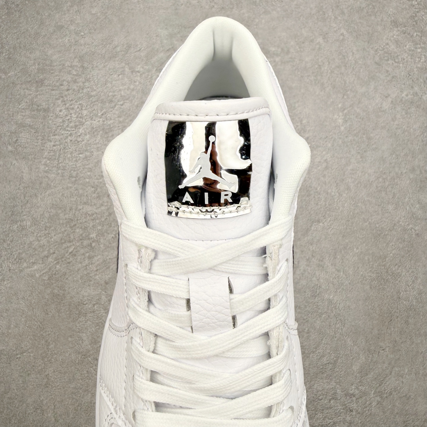 Air Jordan AJ1 Low 低帮 白银 IQ9381-100 终端优势供应 市面中低帮最具代表