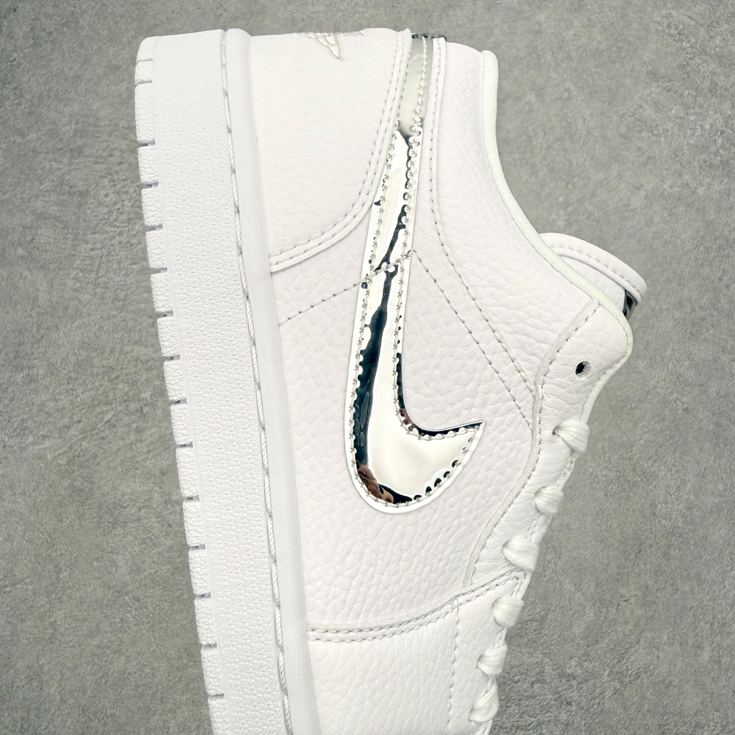 Air Jordan AJ1 Low 低帮 白银 IQ9381-100 终端优势供应 市面中低帮最具代表